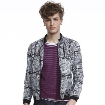 2012馬克華菲男裝秋新款時(shí)尚立領(lǐng)夾克外套 7111010118 黑色 L 【圖片 價(jià)格 品牌 報(bào)價(jià)】